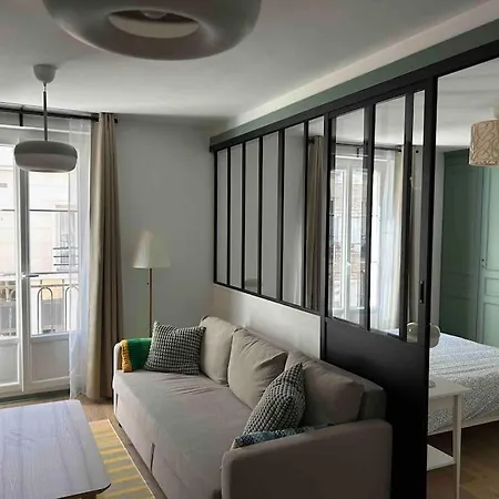 Au Coeur Du Centre Apartment